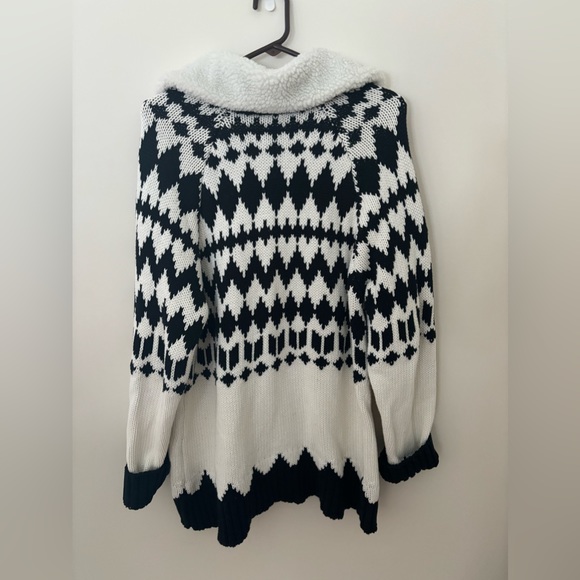NEW Show me your Mumu Black / White Sweater size large - Picture 4 of 4